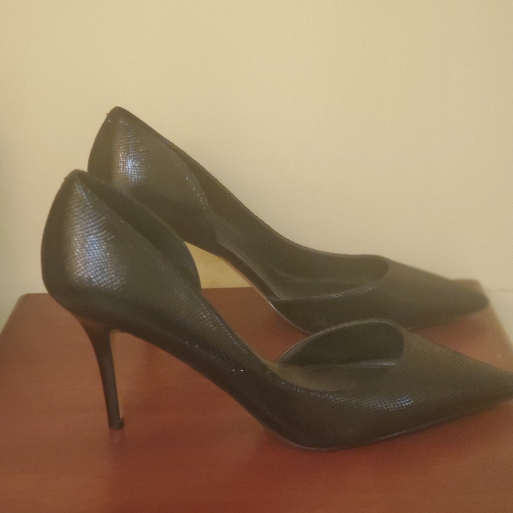 White House Black Market Ella Pump